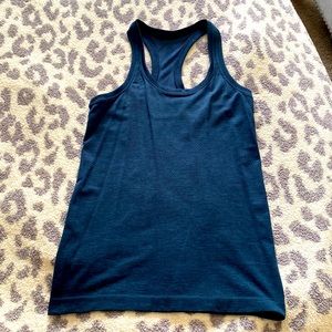 Lululemon gently used tank, size 6